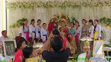 Upacara Pernikahan Adat Bali  {Ketut Budi kariyase & Wayan Lestari}