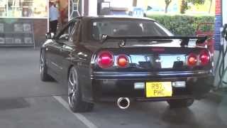 Nissan R34 Skyline 25GT-T coupe acceleration