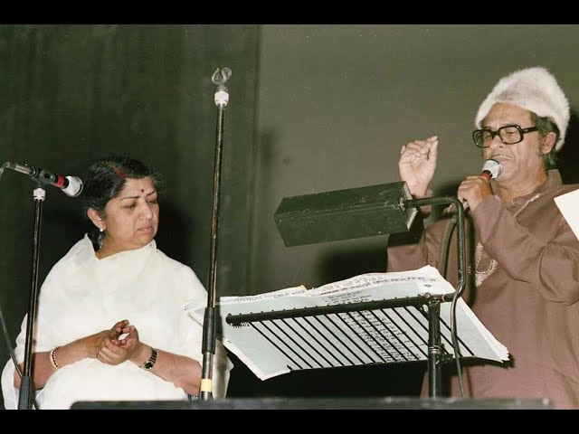 Shayad Meri Shaadi Ka Khayal | Lata Mangeshkar & Kishore Kumar Live At Wembley Arena (1983) class=