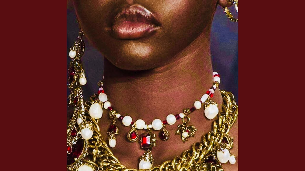 YouTubeでBrandiを視聴