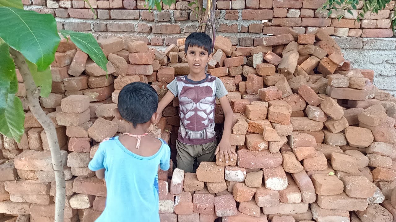 Rahul brick 🧱 wall ke bich me fas gya 😅 - YouTube