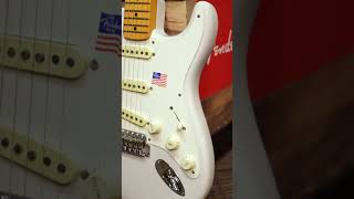 Fender Eric Johnson Stratocaster in White Blonde