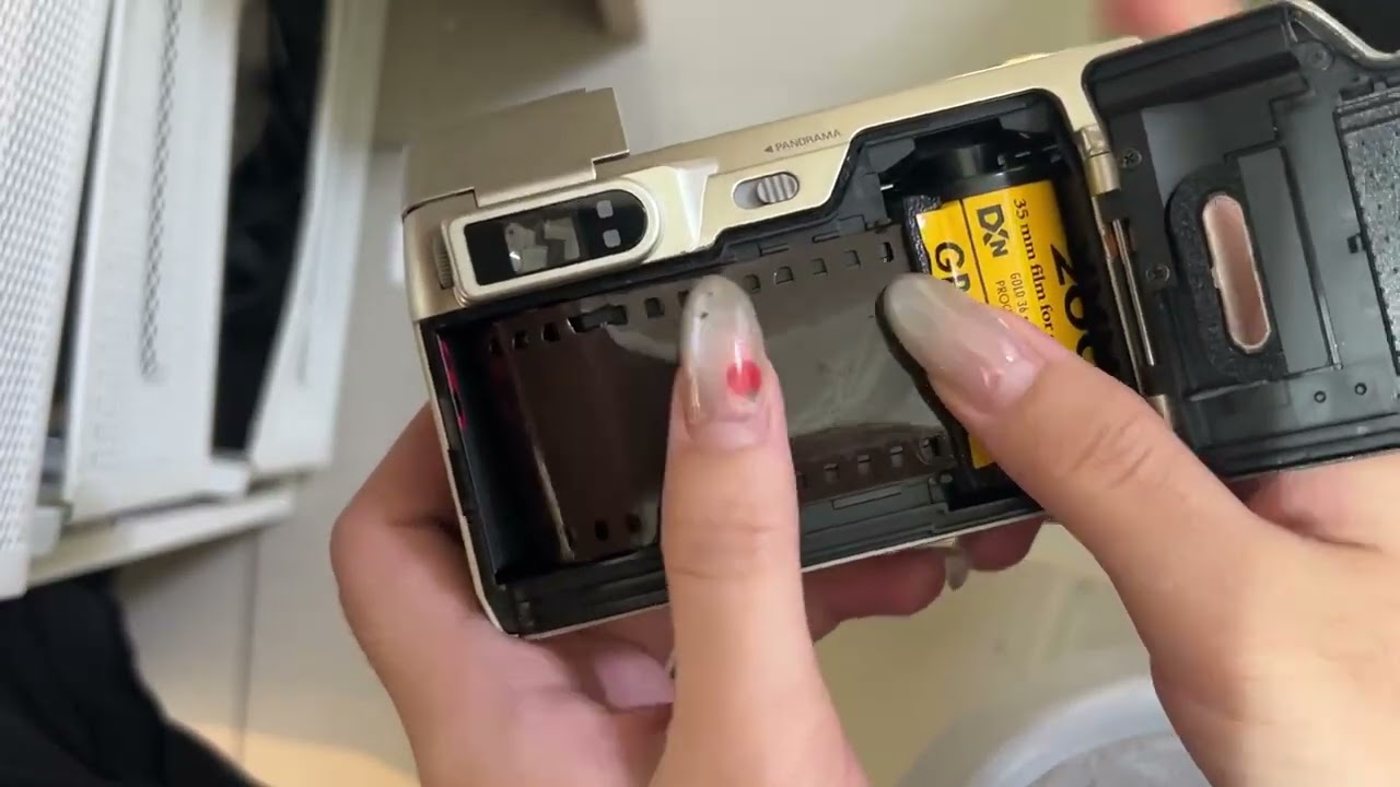 Nikon lite touch zoom 140 ed af - YouTube