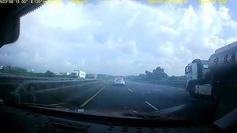 變換車道沒在看！ 84歲女駕駛國道擦撞聯結車"釀3車連環撞"