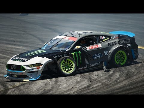 Insane Crash and Comeback at Formula Drift Orlando!!