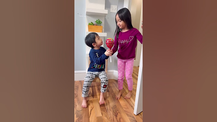 Lollipop prank on cute kid 👧🏻❤️👶🏻🍭🤣