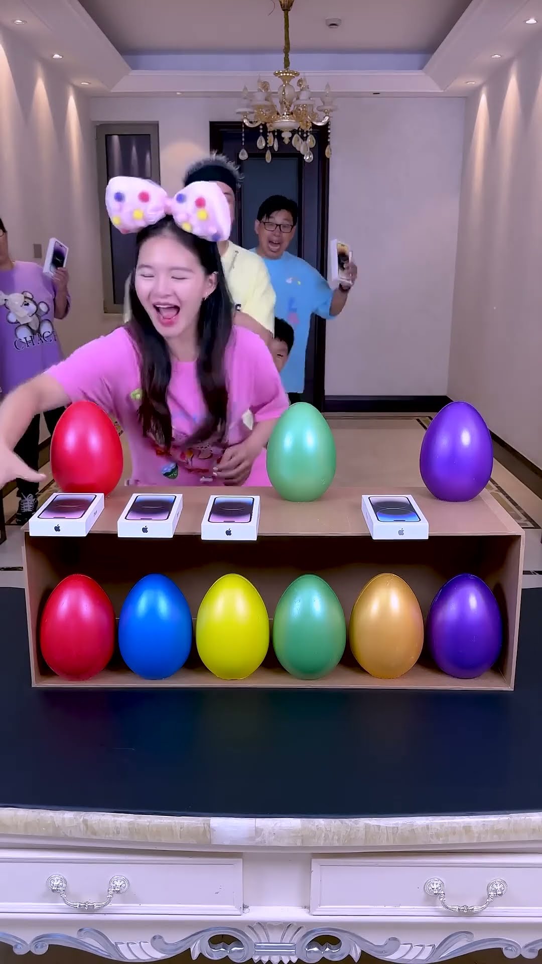 Match The Colored Golden Eggs Challenge, Who Can Win The Iphone#Funnyfamily #Partygames