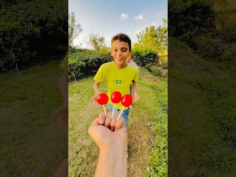 الأطفال أكلت جميع المصاصات من ايد الخير