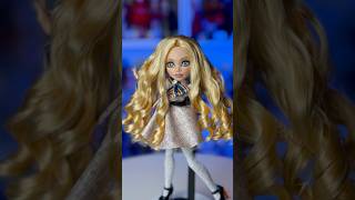 How to curl Monster High hair! feat  M3GAN 🩶 #monsterhigh #dolls #monsterhighcollection