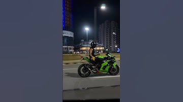 ZX10R DOWNSHIFT 🫶🏻❤️ UPSHIFT #kawasaki10r #ytshorts #zx10r