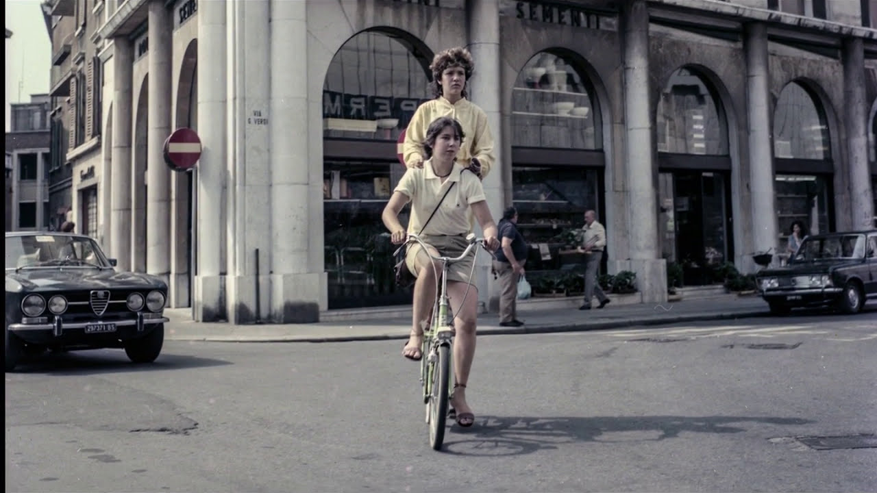 1980's girl's street fashion in Brescia - Moda femminile spontanea di strada Anni Ottanta