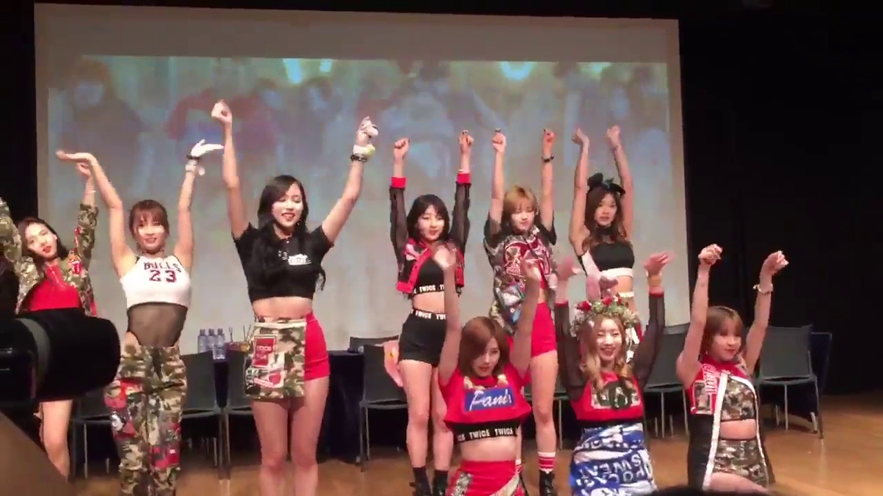 17 06 08 Twice Signal In Like Ooh Ahh S Outfits Youtube