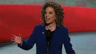 Dissing the chairwoman of the DNC
