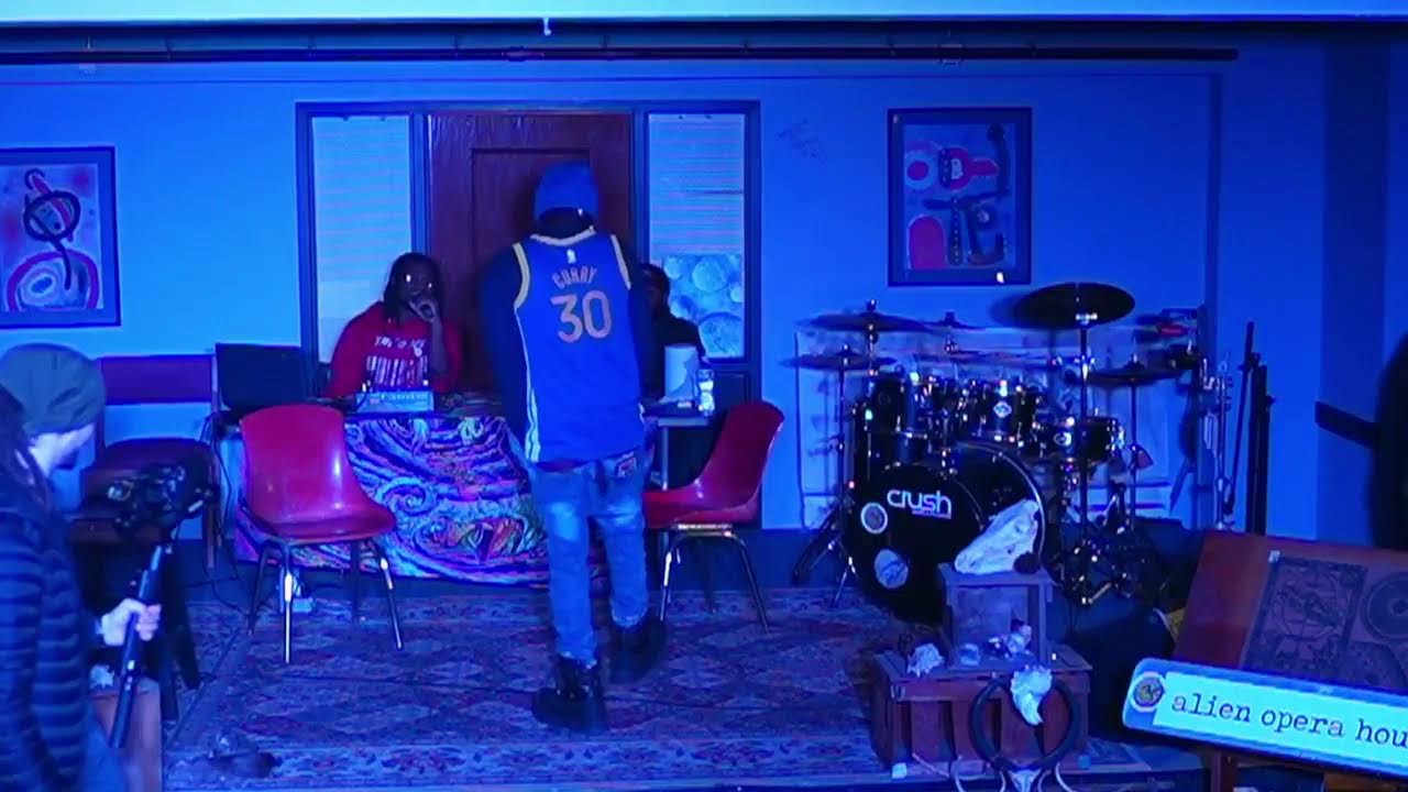 alien opera Live Stream