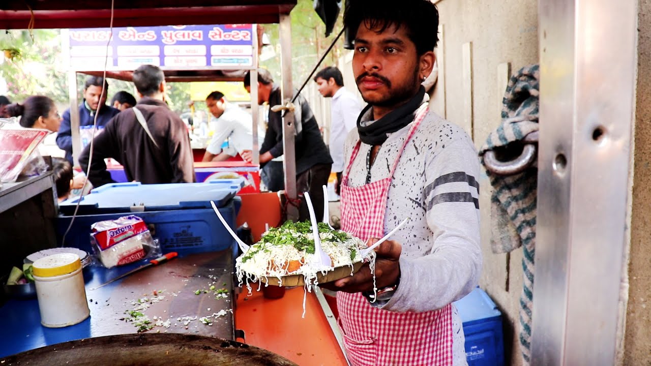 Vijay Bhai Selling Spiciest Pav In Ahmedabad | Famous Cheese Katka Pav | Indian Street Food | Street Food Fantasy