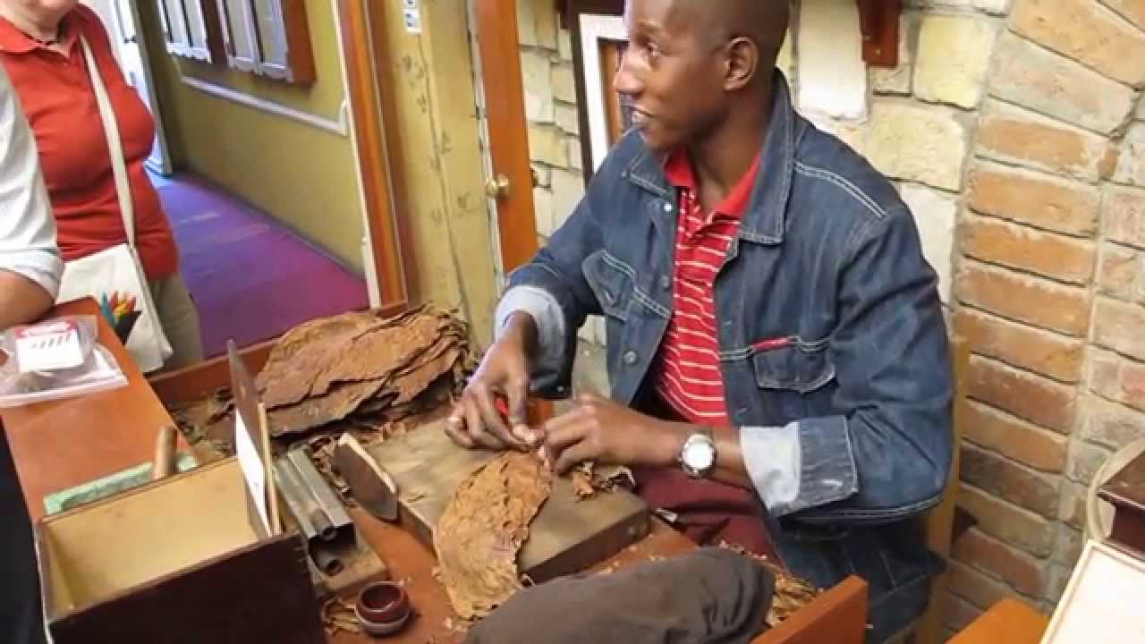 Zigarrenroller bei der Arbeit!