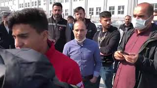 Migros Işçilerinden Esenyurt Depo Önünde Zafer Halayı Zafer Direnen Işçilerin Olacak