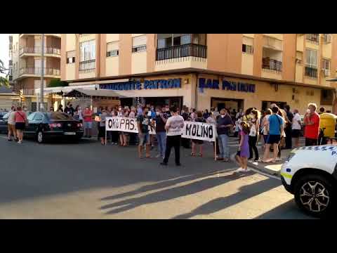 Los vecinos del Molino de la Vega reclaman el desalojo de los pisos 'okupados'