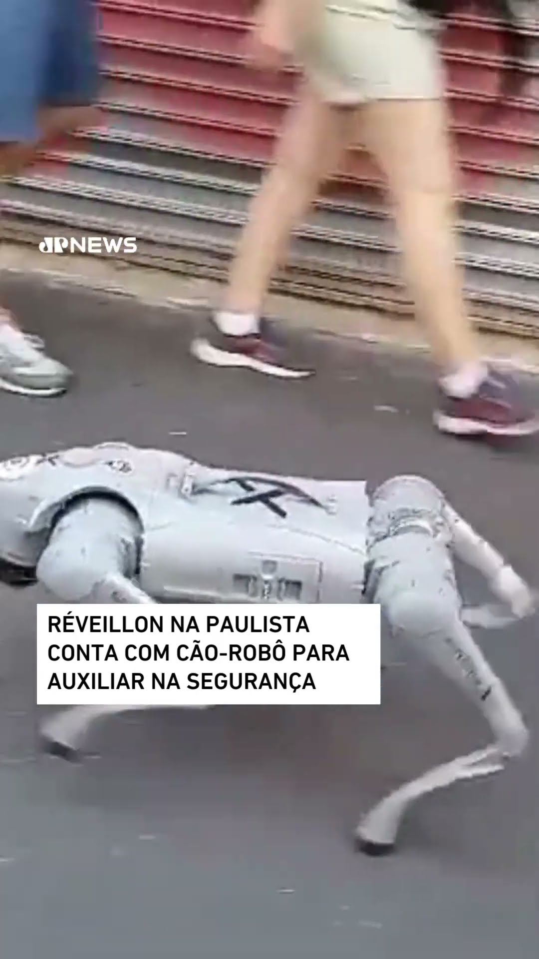 Réveillon na Paulista conta com cão-robô para auxiliar na segurança #shorts