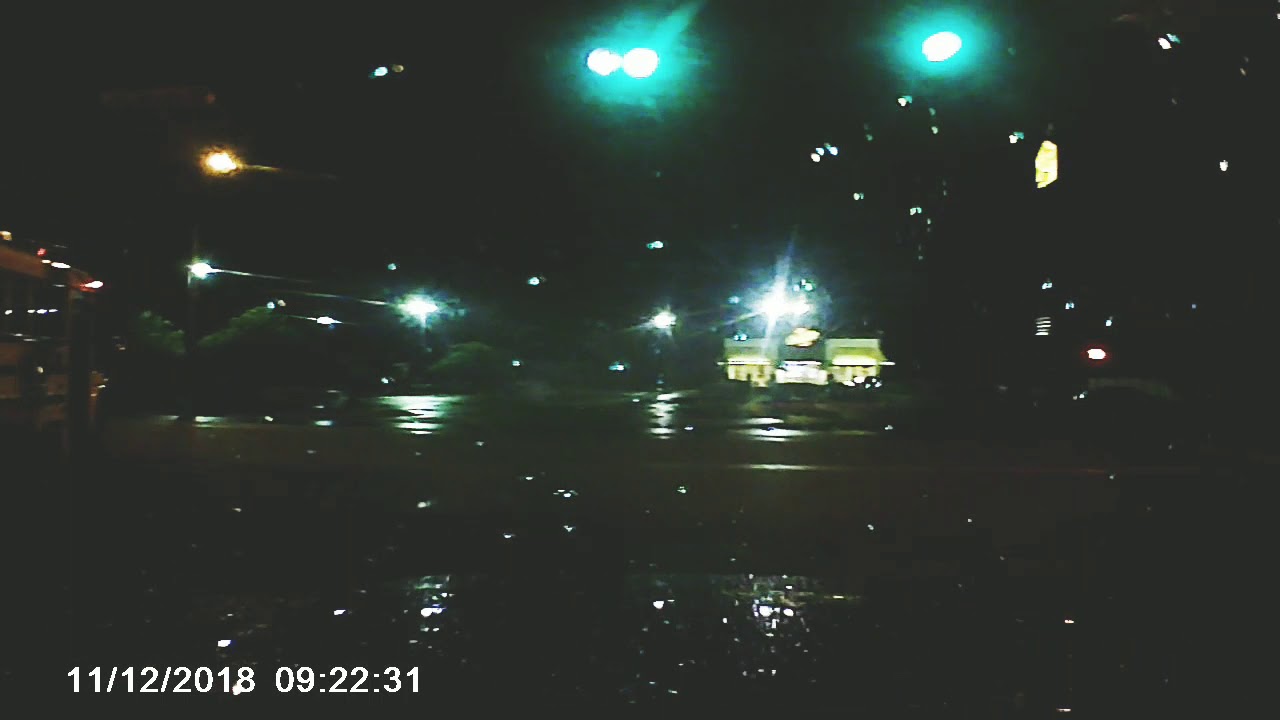 Bus driver goes into the wrong lane!!