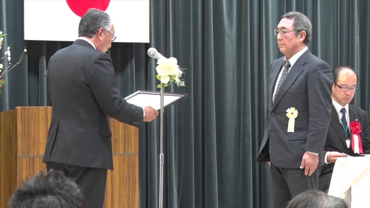 賞状 受け取り 方