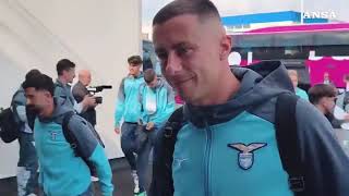 Calcio Tifosi Incitano Lazio In Partenza Per Bergamo