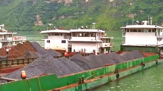 Barge unloads 4000 tons of crushed coal!  Videos to help you relax