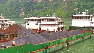 Barge unloads 4000 tons of crushed coal! Videos to help you relax