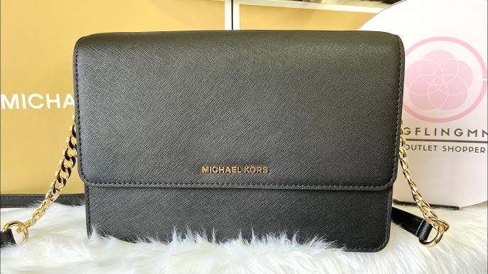Michael Kors Daniela Large Gusset Cross Body Bag in Brown Saffiano Leather  ref.570518 - Joli Closet