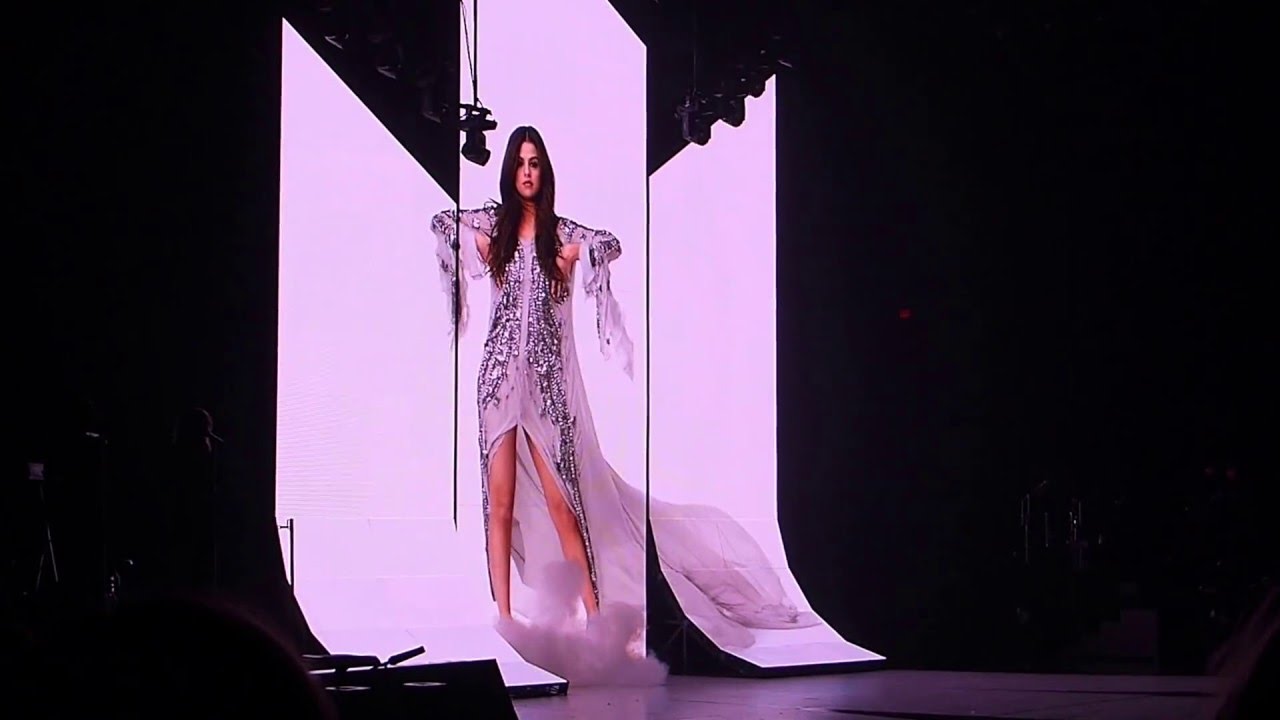 Selena Gomez = Good For You = #Winnipeg MTS Center - Revival Tour Live 2016