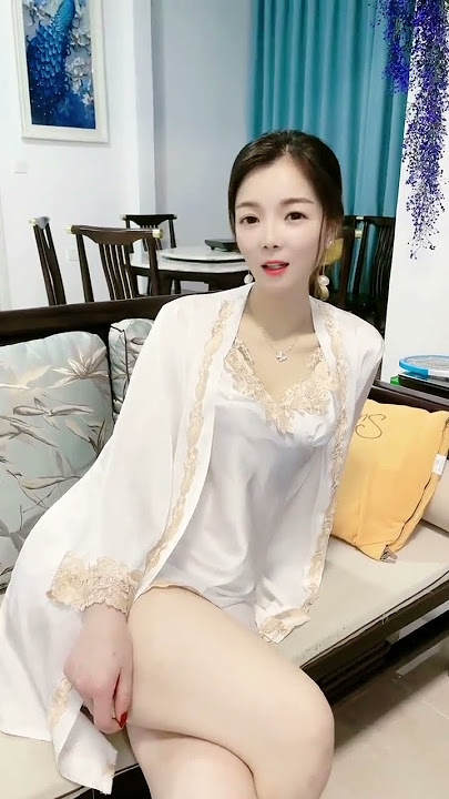 video tante pakai baju tidur viral di Facebook