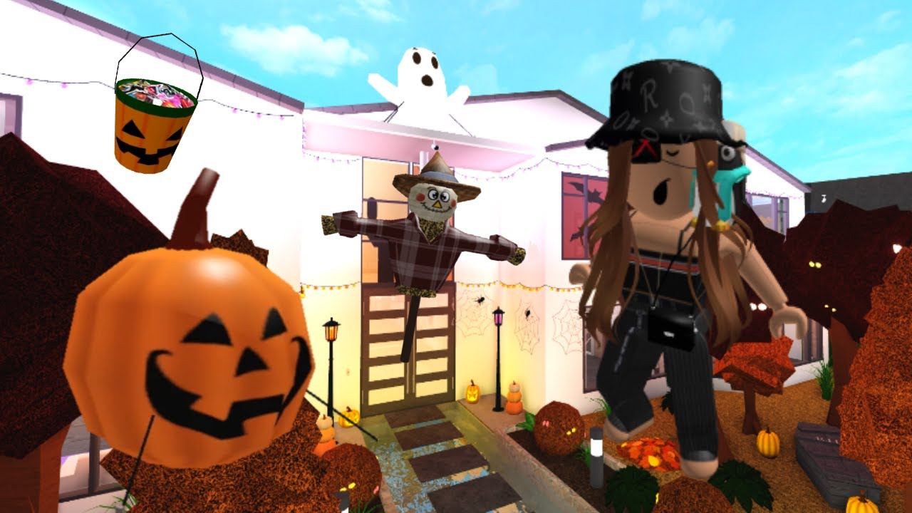 DECORATING MY HOUSE FOR HALLOWEEN!! ROBLOX Bloxburg YouTube
