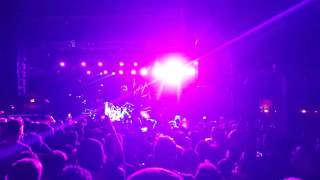 Download Lagu Marshmello- Alone live MP3 Download Lagu Marshmello- Alone live MP3
