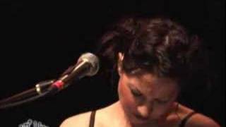 Vignette de la vidéo "Amanda Palmer - In a Manner of Speaking"