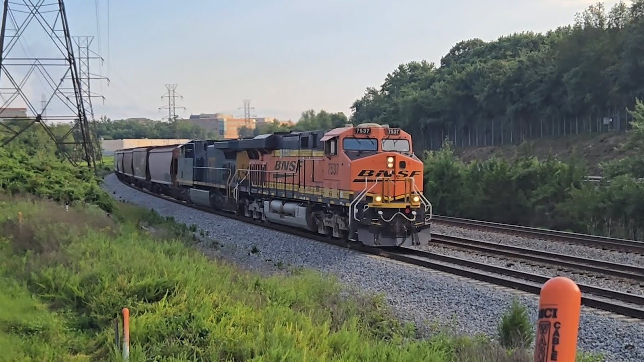 BNSF-Powered G111 Rare Grain Train Hauls Past Franconia, VA