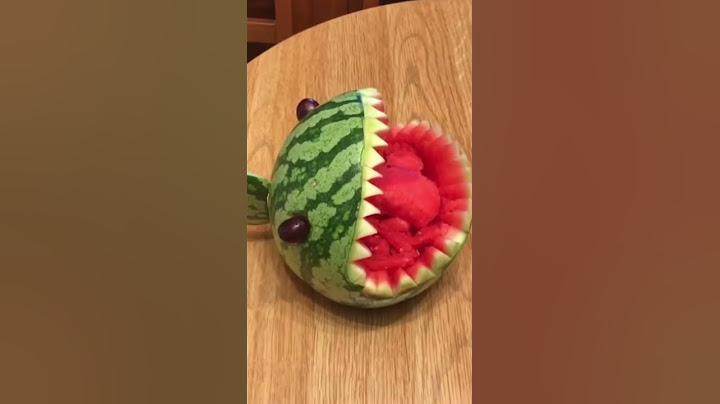 Hermosa manera de cortar sandía 🍉 #food #frutas #sandia #comidacaseira #postres