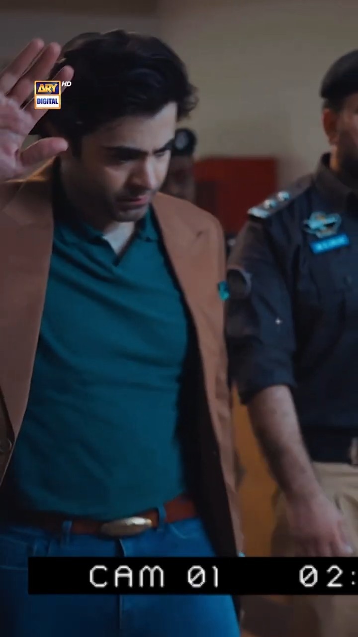 Arrest karo isay ?? #ayeishqejunoon #shorts