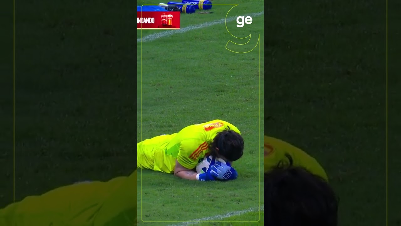 A DEFESAÇA DE CÁSSIO CONTRA O SÃO PAULO | BRASILEIRÃO 2025 | #shorts | ge.globo