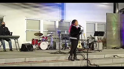 Kennedy Chism sings All in my head