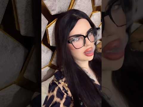 كاترينا نصر الله تخطف الأنظار بغمزة ساحرة وسيجارة أنيقة