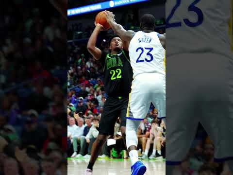 Derik Queen over Draymond Green #pelicans #nba #shorts