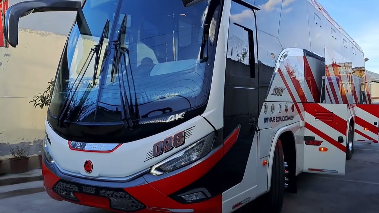 Reina del Camino con nuevo bus full equipo carrocerías Alme