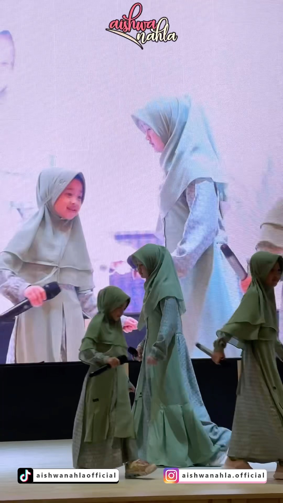 BIKIN KOREA DADAKAN DI PANGGUNG, 3 NAHLA NYANYI SATU MIMPI ? #aishwanahlasholawat #sholawat