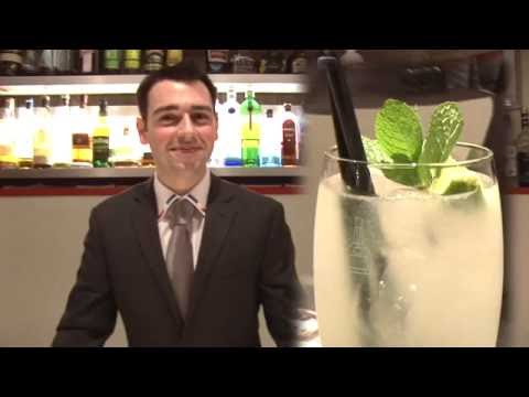 Vidéo: Damian Windsor Sert Des Cocktails Artisanaux Au Salon Secret