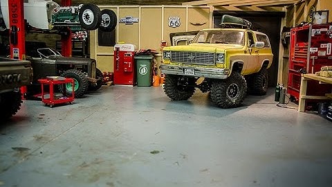 Scale Garage Update, 2 Post Lift Install, Hotrods and Crawlers