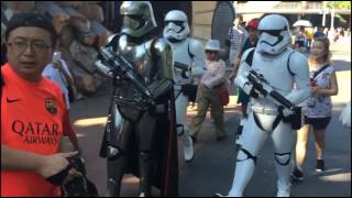 รีวิว เดินตาม Captain Phasma & First Order Stormtrooper in Hong Kong ฮ่องกง Disney land