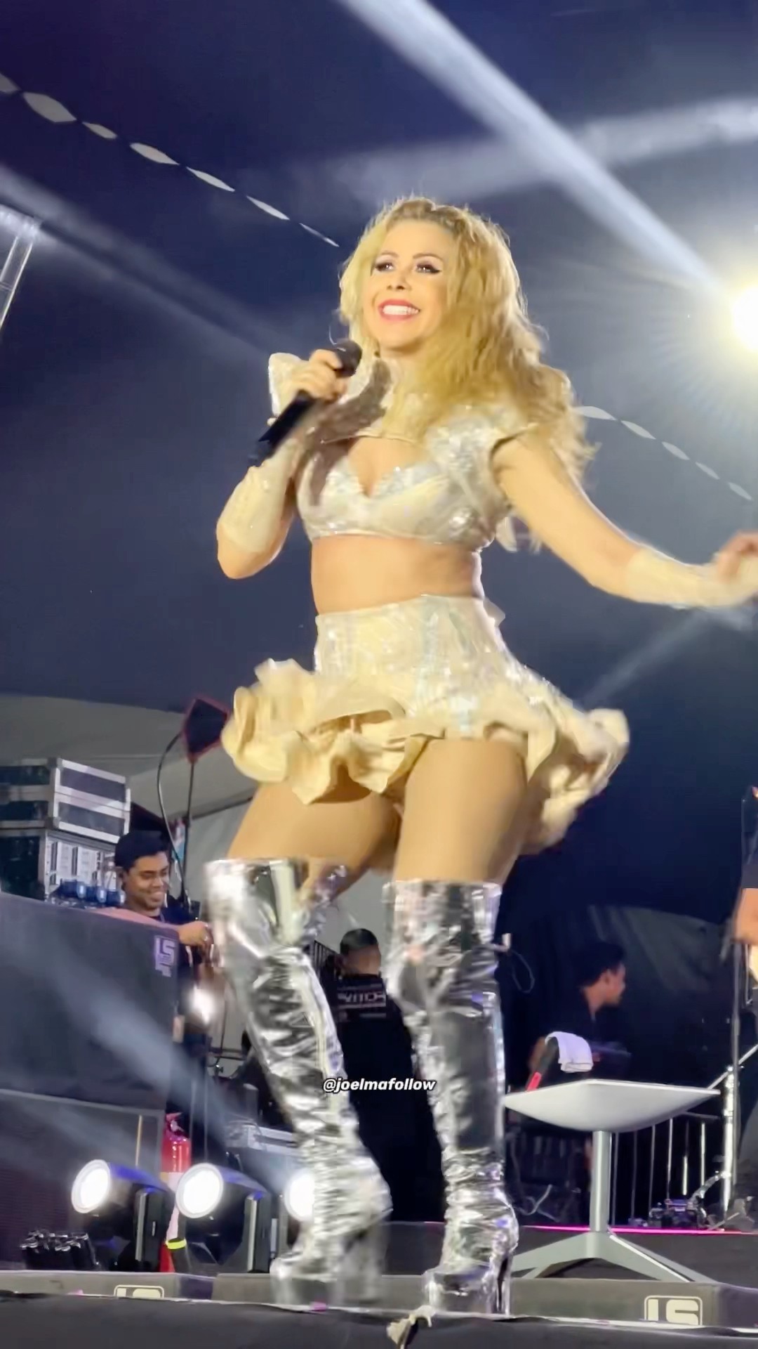 Joelma cantou Sonho Bonito toda feliz