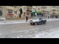 Bakının buzlu yollarında avtomobillərin hərəkəti