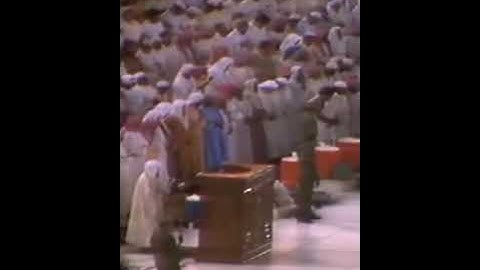 ( من نوادر التلاوات ) تلاوة طيبة للشيخ علي الحذيفي من المسجد الحرام عام 1401هـ