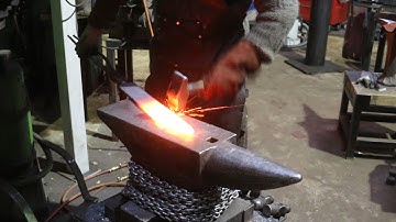 Forging a huge bowie knife, part 1, forging the blade.